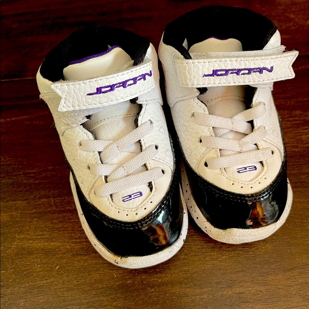 Size 6 Air Jordan Shoes